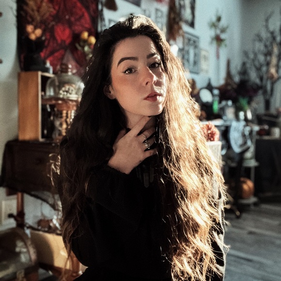 Meet your Posher, Nikki - Picture 1 of 1